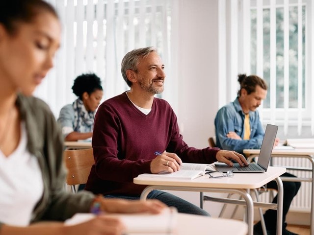 Inscribete no curso preparatorio das probas de acceso á universidade na Academia Universitaria