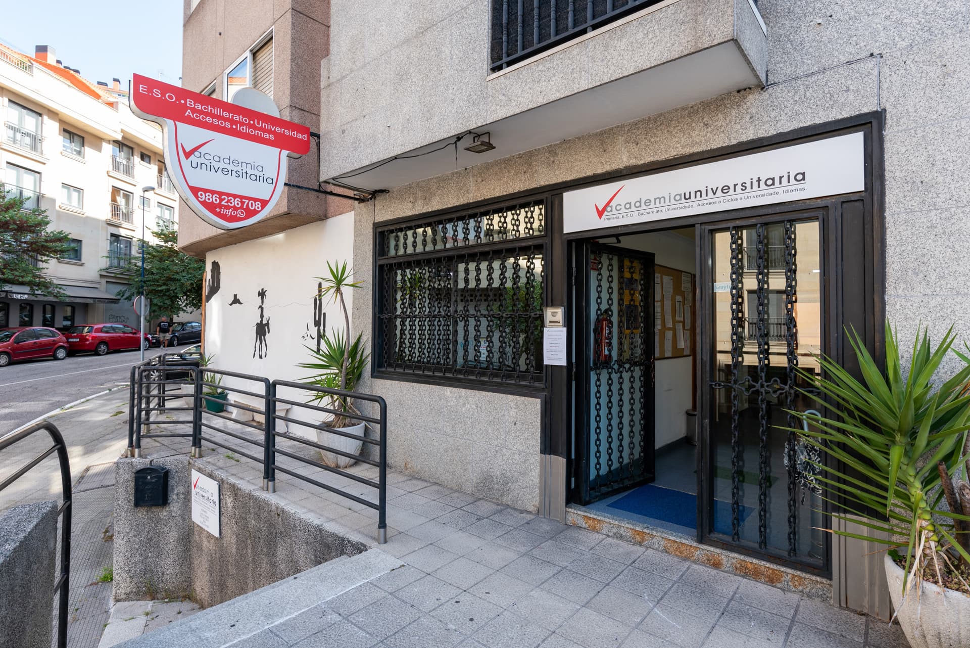 Contacta con Academia Universitaria en Vigo